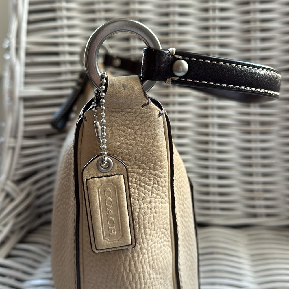 COACH Chelsea Beige Pebbled Leather Shoulder Bag - Picture 10 of 16